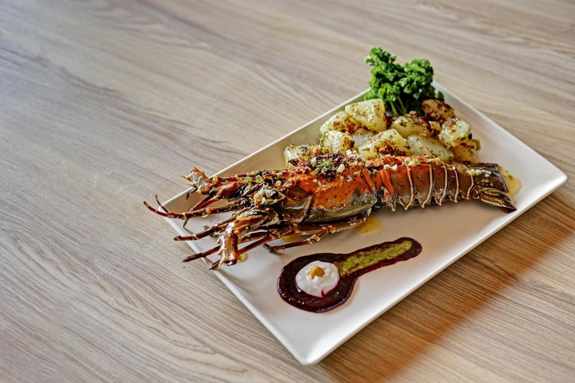 Sterling Karwar Hotel Ngoại thất bức ảnh