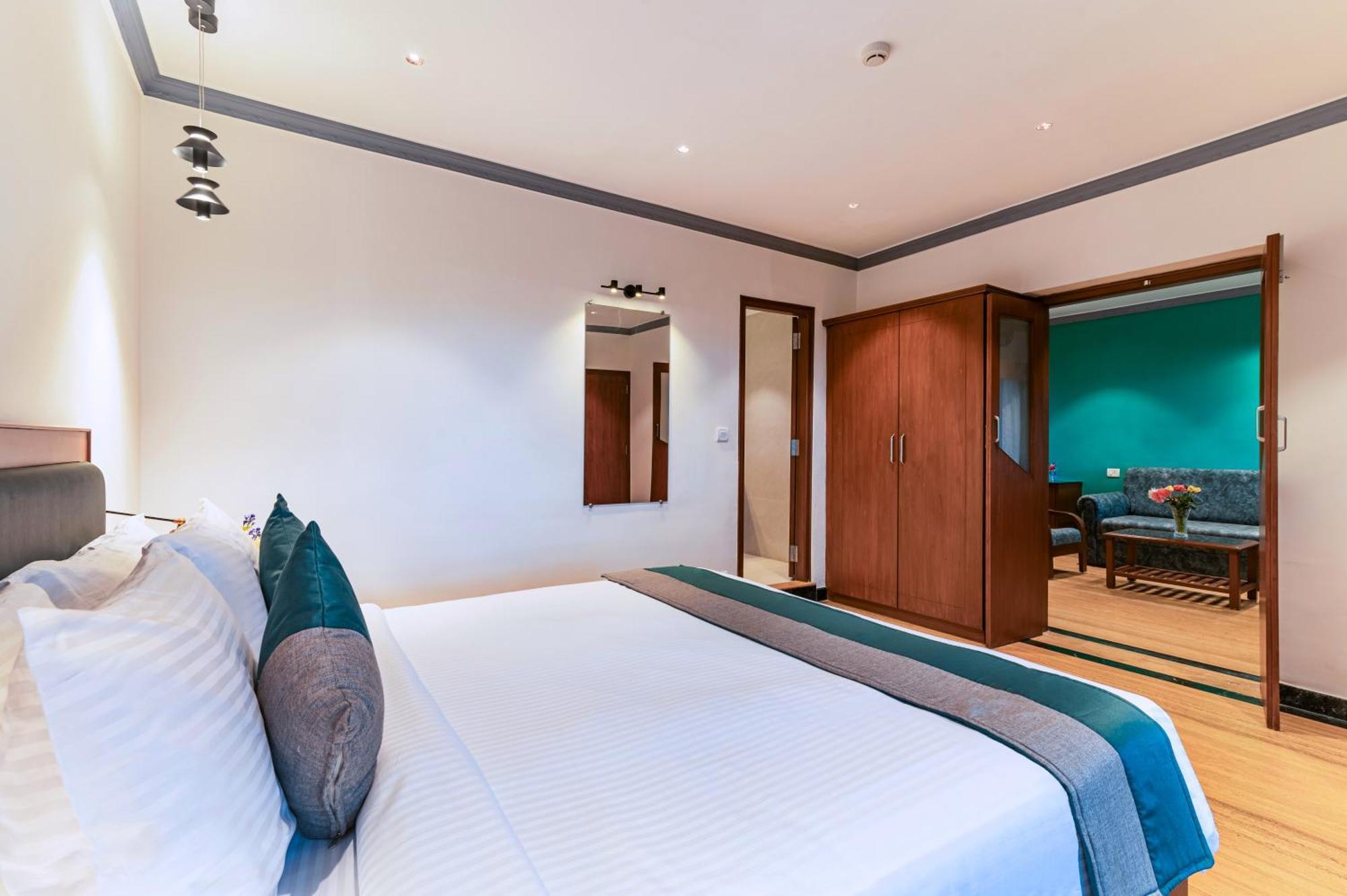 Sterling Karwar Hotel Ngoại thất bức ảnh