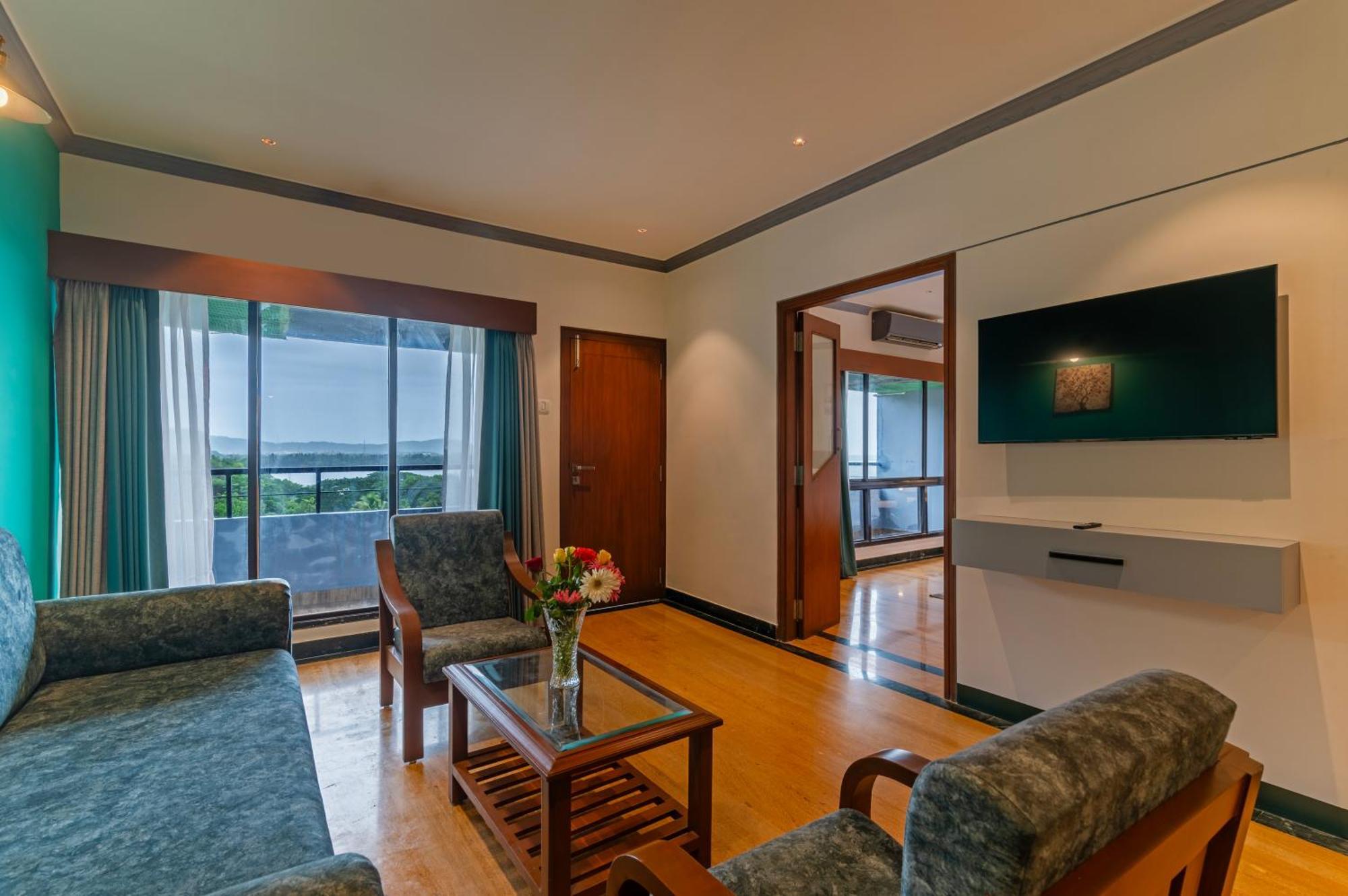 Sterling Karwar Hotel Ngoại thất bức ảnh