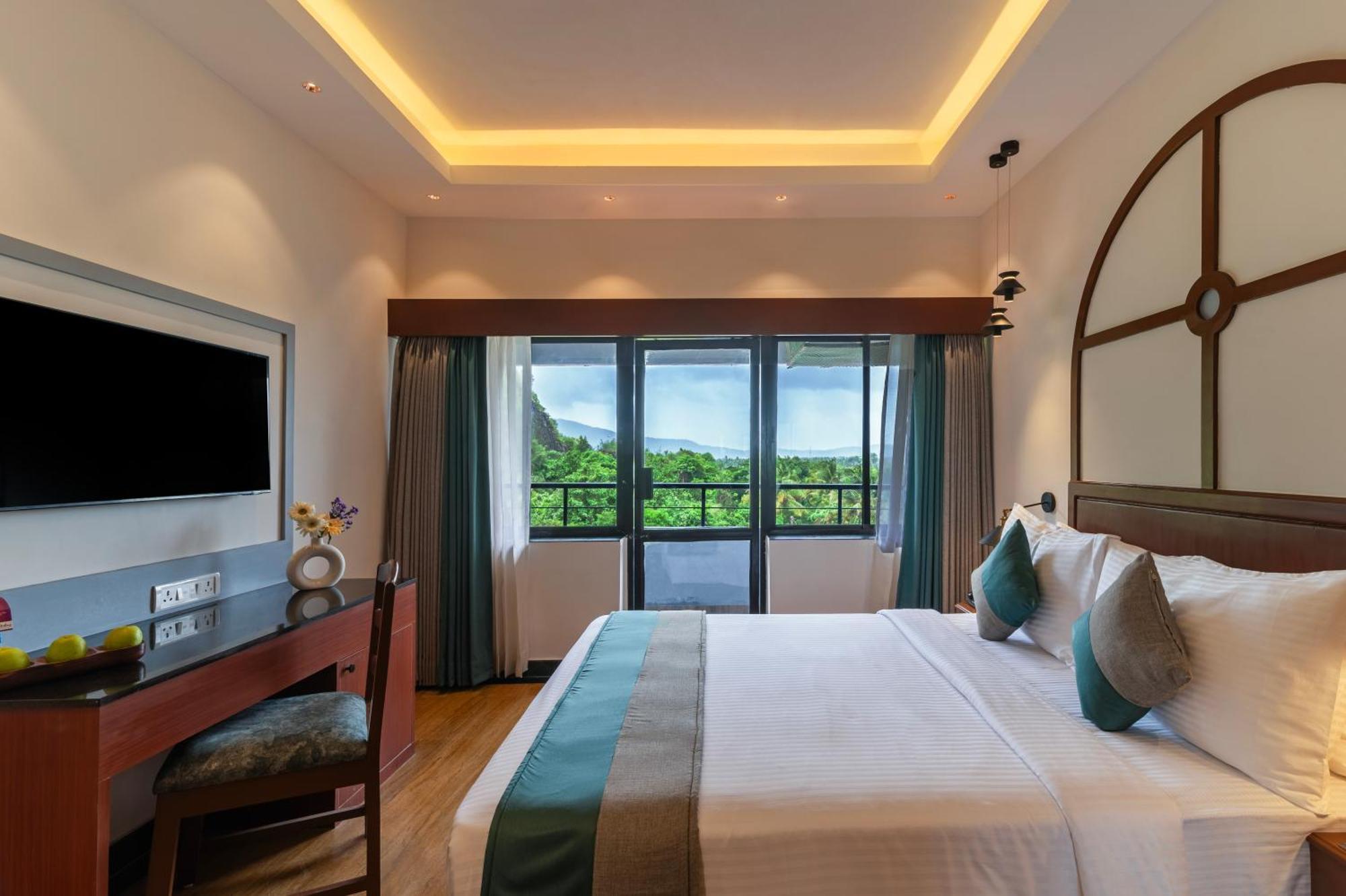 Sterling Karwar Hotel Ngoại thất bức ảnh