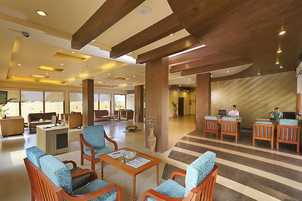 Sterling Karwar Hotel Ngoại thất bức ảnh
